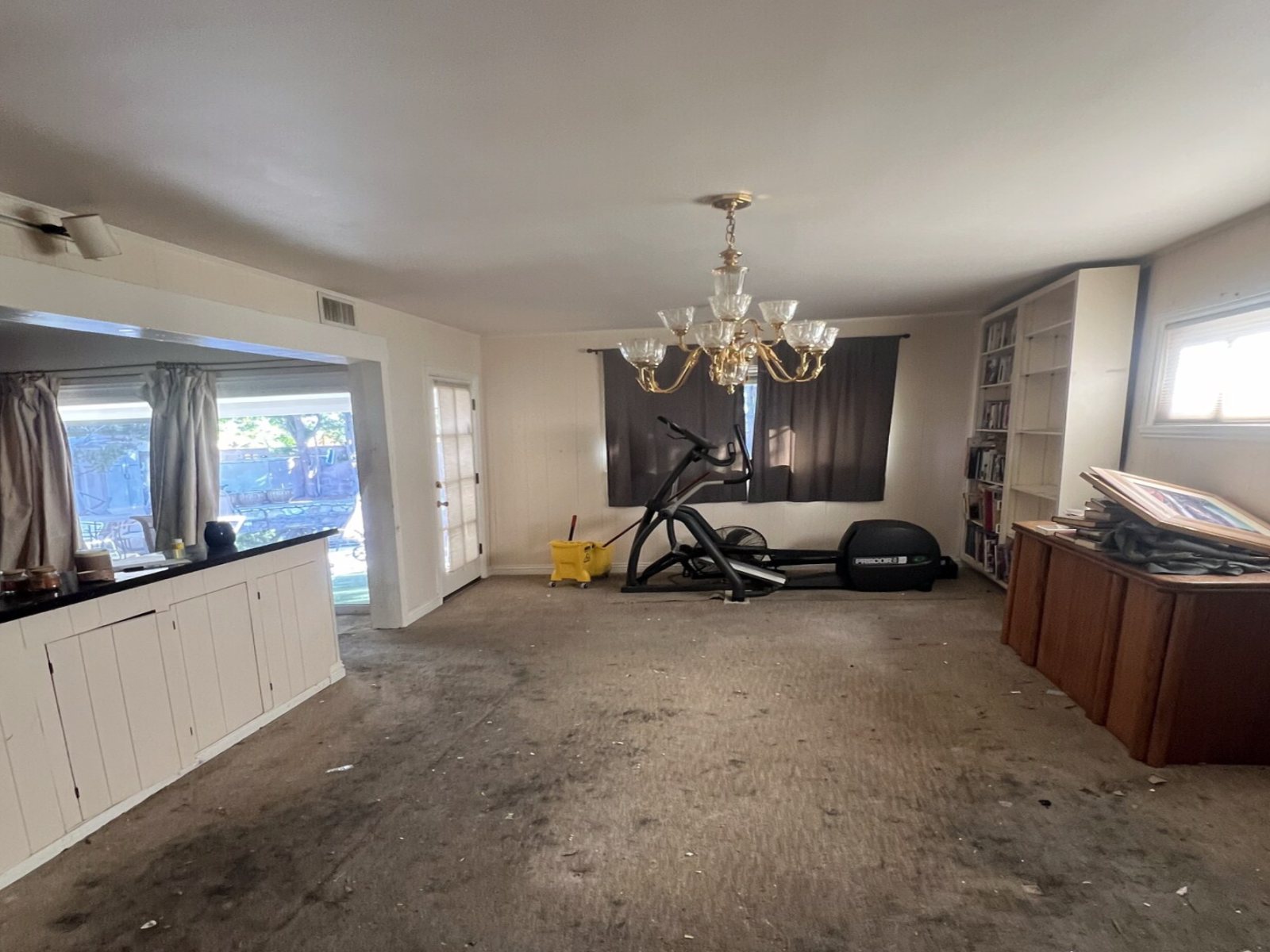Dining room before the remodel